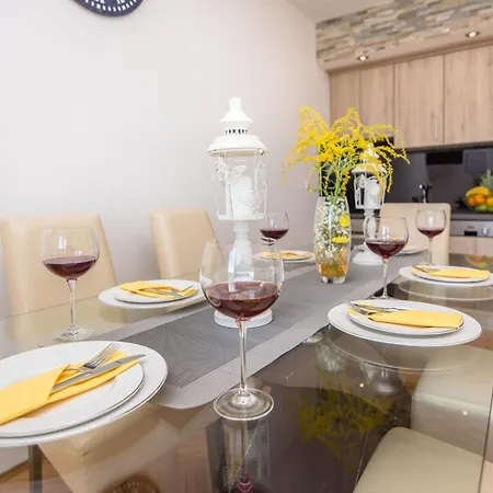 شقة Radovic Nives By Interhome